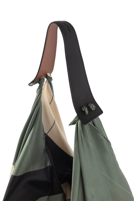 Scarf handle marrom e preto