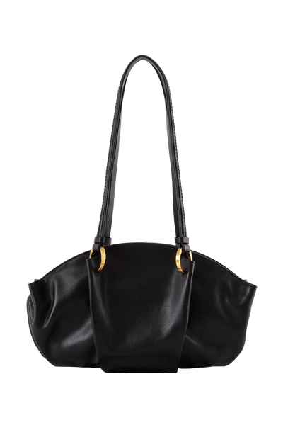 Bolsa baguette em couro legítimo na cor preta com fechamento por zíper e alça de ombro confortável, design sofisticado e funcional ideal para o dia a dia.