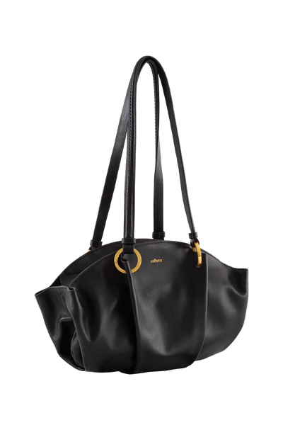 Bolsa baguette em couro legítimo na cor preta com fechamento por zíper e alça de ombro confortável, design sofisticado e funcional ideal para o dia a dia.