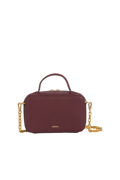 Bolsa de ombro em couro legítimo na cor burgundy com fechamento por zíper e alça de ombro confortável, design sofisticado e funcional ideal para o dia a dia.