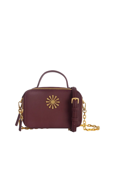 Bolsa de ombro em couro legítimo na cor burgundy com fechamento por zíper e alça de ombro confortável, design sofisticado e funcional ideal para o dia a dia.