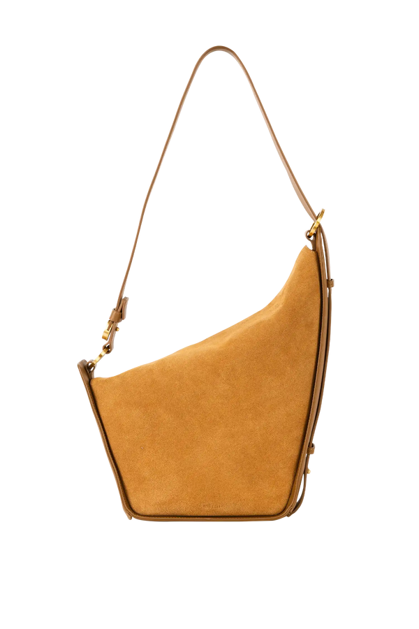 Bolsa em camurça na cor com tom elegante com fechamento seguro e alça ajustável confortável, design sofisticado e funcional ideal para o dia a dia.