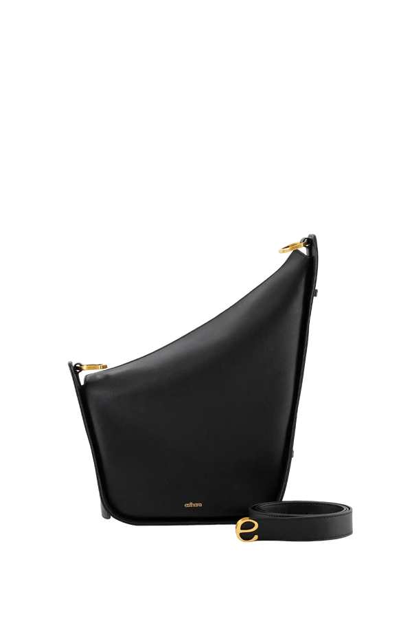 Bolsa em couro legítimo na cor preta com fechamento por zíper e alça de ombro confortável, design sofisticado e funcional ideal para o dia a dia.