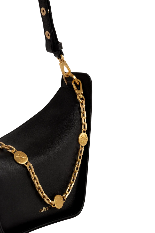 Bolsa tiracolo em couro legítimo na cor preta com fechamento seguro e alça ajustável confortável, design sofisticado e funcional ideal para o dia a dia.