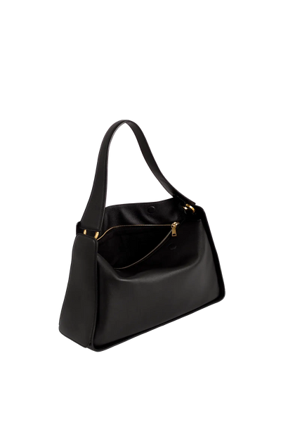 Bolsa de ombro em couro legítimo na cor preta com fechamento por zíper e alça de ombro confortável, design sofisticado e funcional ideal para o dia a dia.