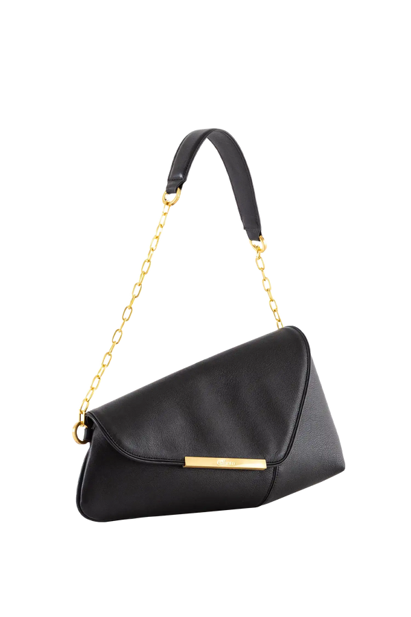 Bolsa de ombro em couro legítimo na cor preta com fecho refinado e alças estruturadas, design sofisticado e funcional ideal para o dia a dia.