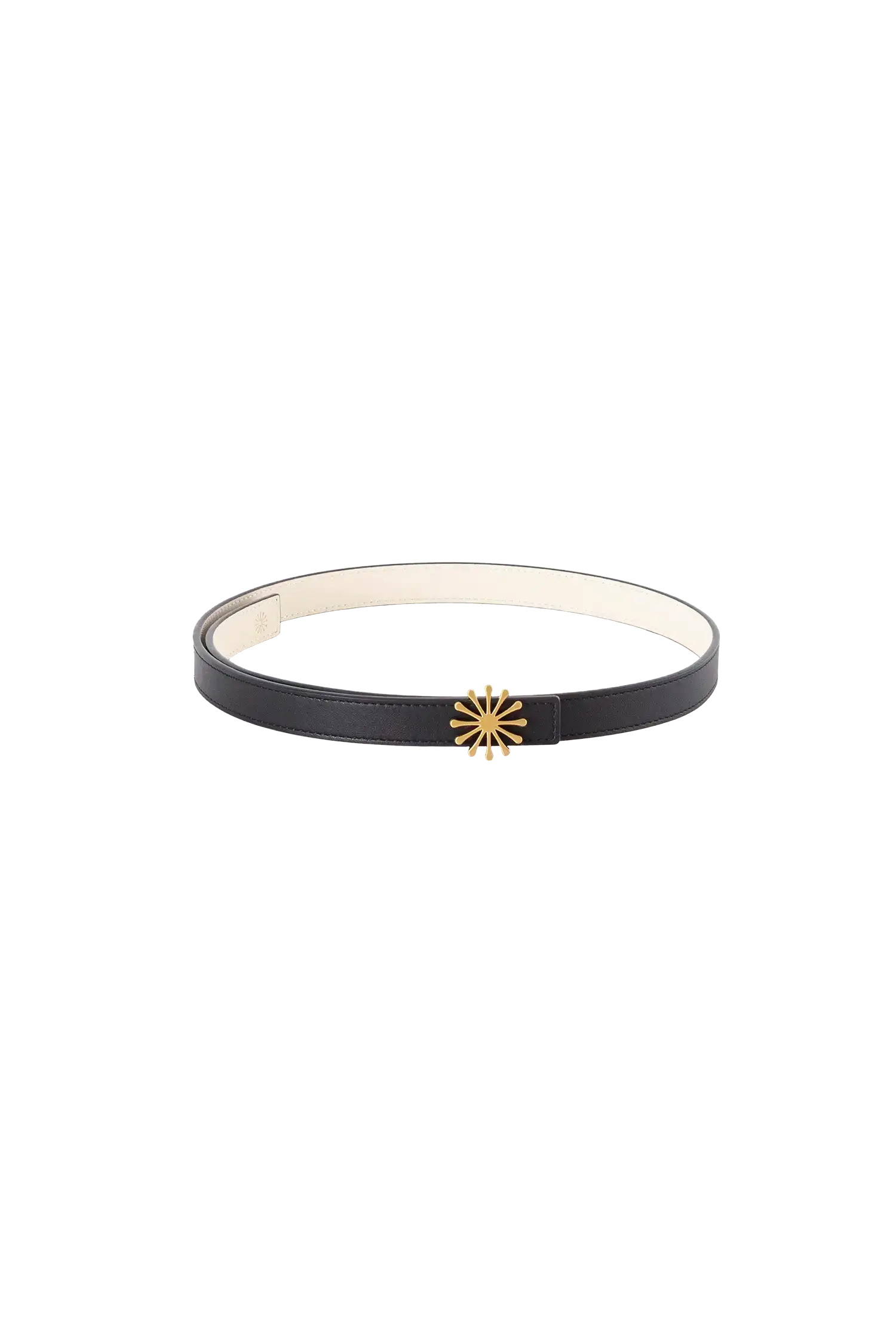 Cinto de couro de 20mm na cor preto com fivela metálica dourada elegante com acabamento com costuras reforçadas, visual clean e sofisticado que valoriza a silhueta, perfeito tanto para alfaiataria quanto para looks casuais.