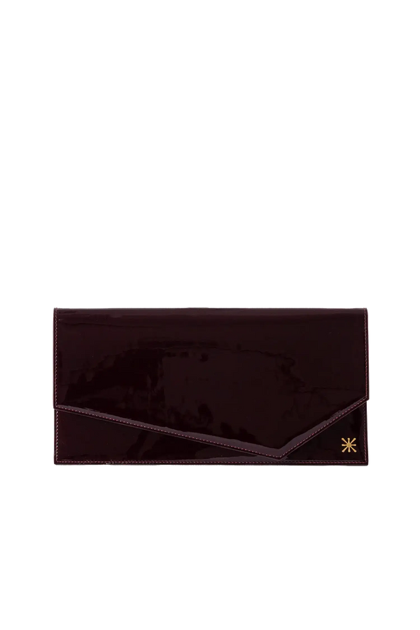 Bolsa em couro legítimo na cor burgundy com fechamento seguro e alça ajustável confortável, design sofisticado e funcional ideal para o dia a dia.