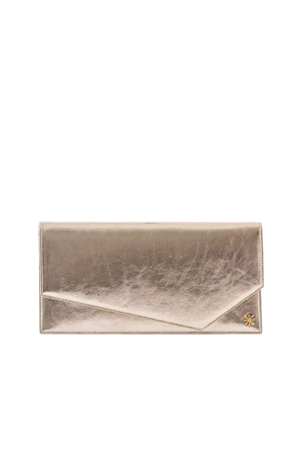 Bolsa em couro legítimo na cor com tom elegante com fechamento seguro e alça ajustável confortável, design sofisticado e funcional ideal para o dia a dia.