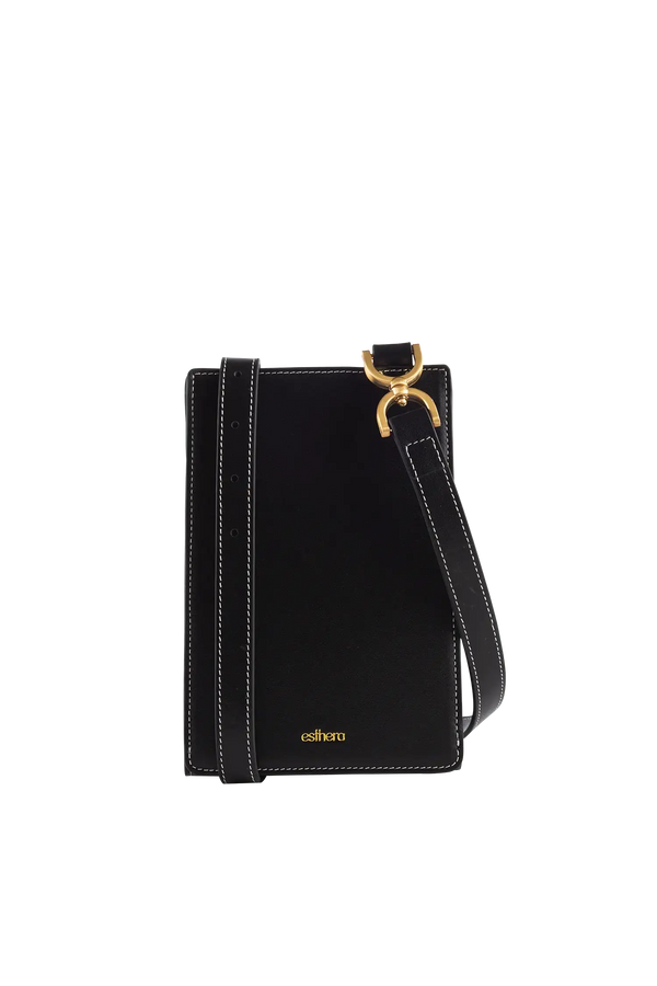 Bolsa de ombro em couro legítimo na cor preta com fechamento seguro e alça ajustável confortável, design sofisticado e funcional ideal para o dia a dia.