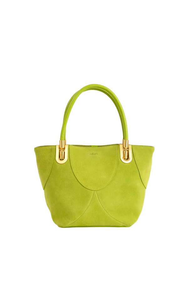 Bolsa de mão em camurça na cor com tom elegante com fechamento seguro e alça ajustável confortável, design sofisticado e funcional ideal para o dia a dia.