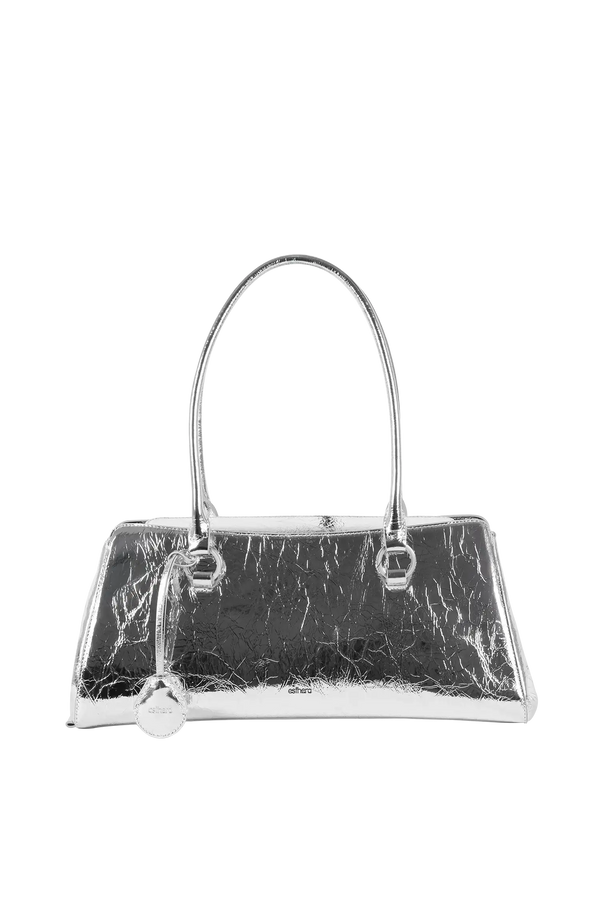 Bolsa de ombro em couro legítimo na cor com tom elegante com fechamento seguro e alça ajustável confortável, design sofisticado e funcional ideal para o dia a dia.