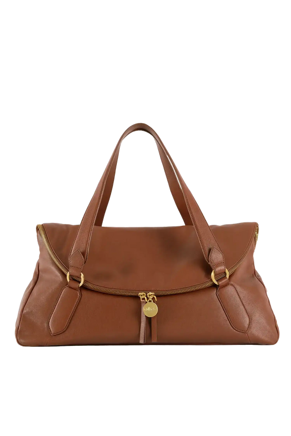 Bolsa marrom em couro com detalhes dourados e design sofisticado