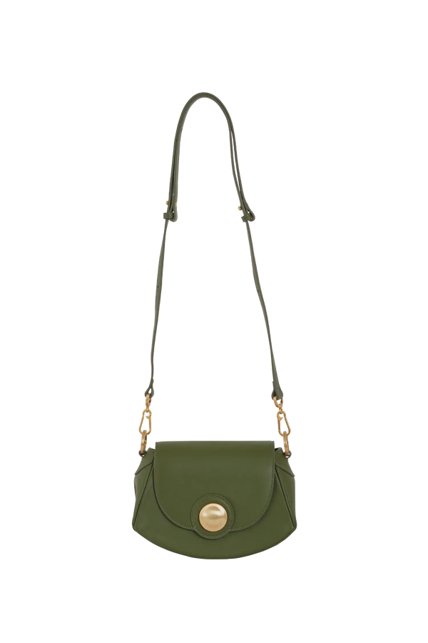 Bolsa de mão em couro legítimo na cor com tom elegante com fecho refinado e alças estruturadas, design sofisticado e funcional ideal para o dia a dia.
