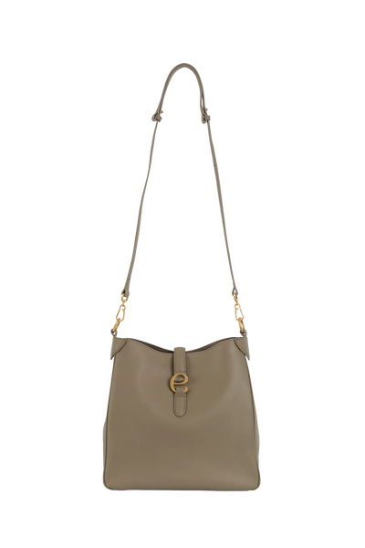 Bolsa de ombro em couro legítimo na cor com tom elegante com fechamento seguro e alça ajustável confortável, design sofisticado e funcional ideal para o dia a dia.