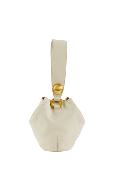 Bolsa branca com alça e detalhes dourados, design brasileiro e sofisticado
