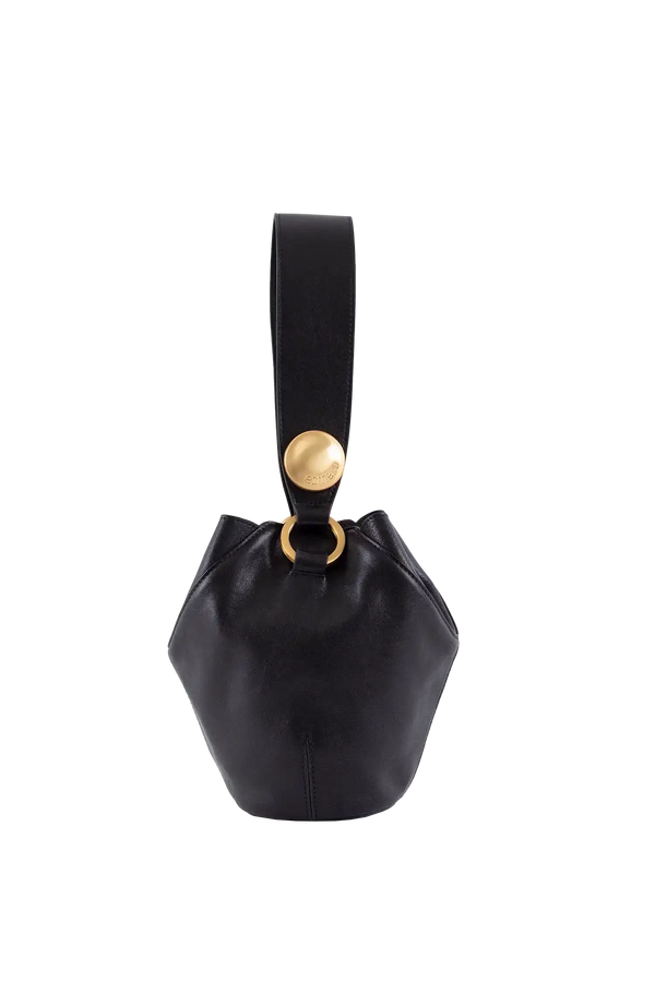 Bolsa preta com alça e detalhes dourados, design brasileiro sofisticado