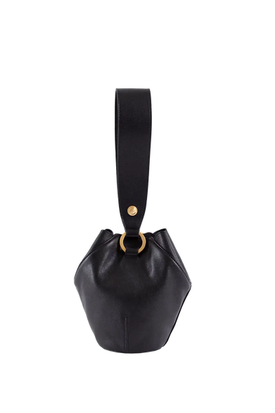 Bolsa preta com alça longa e detalhes dourados, design sofisticado e funcional para uso diário.