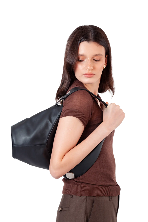 9PM maxi bag preta e prata