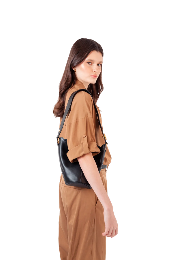 9PM maxi bag preta e dourado