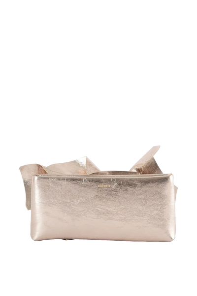 Bolsa de mão em couro legítimo na cor com tom elegante com fechamento por zíper e alça de ombro confortável, design sofisticado e funcional ideal para o dia a dia.