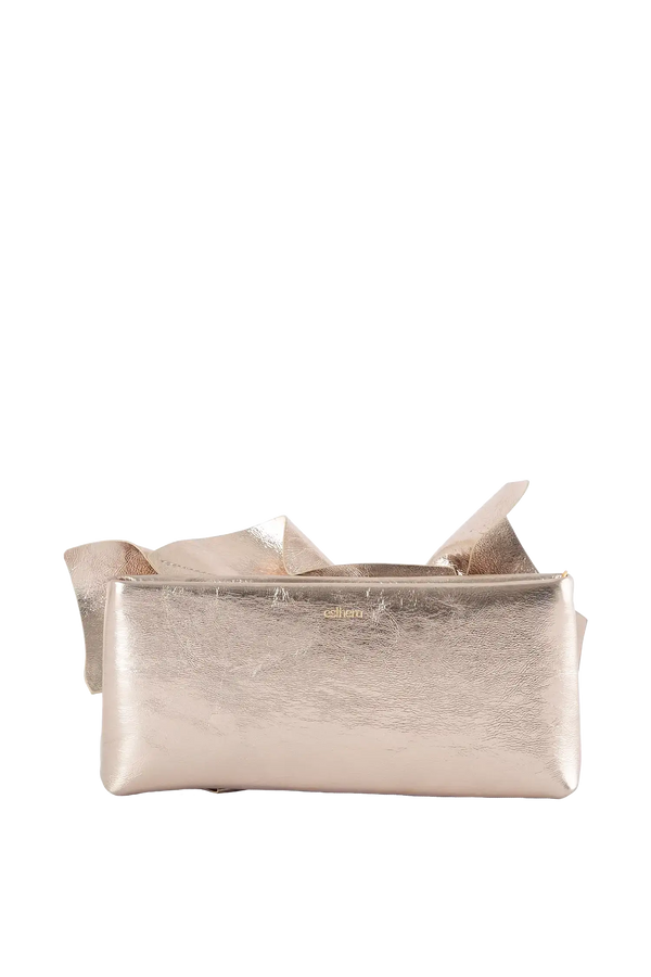 Bolsa de mão em couro legítimo na cor com tom elegante com fechamento por zíper e alça de ombro confortável, design sofisticado e funcional ideal para o dia a dia.