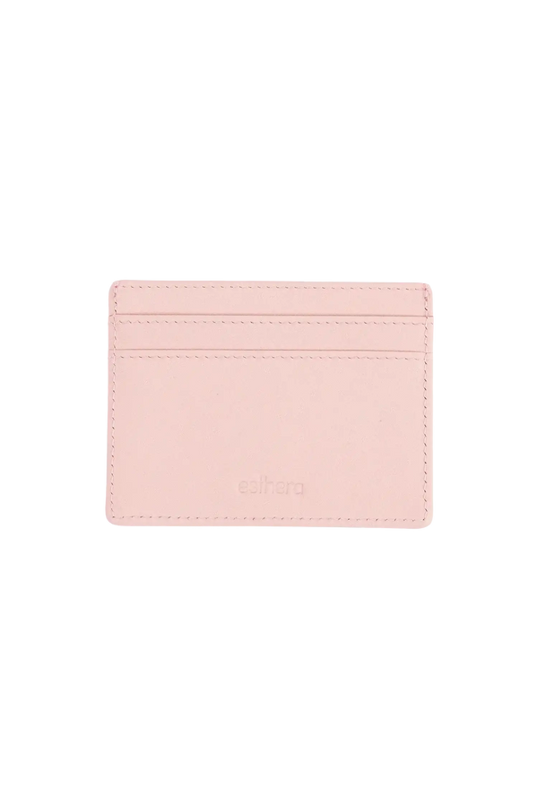 Carteira em couro legítimo na cor rosa com compartimentos funcionais de fácil acesso para dinheiro e cartões, estética minimalista e moderna, ideal para otimizar o espaço na bolsa de forma prática e estilosa.