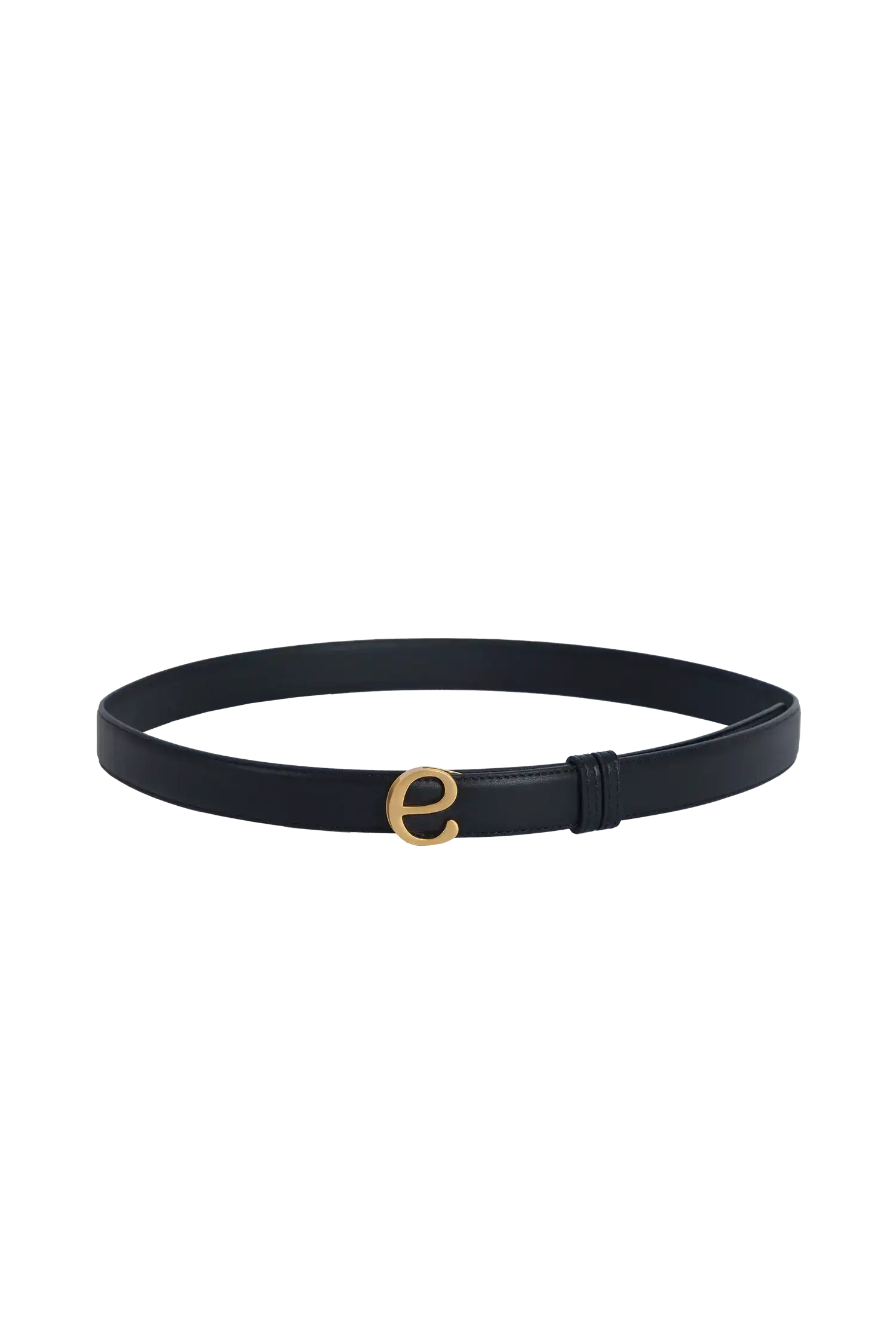 Cinto de couro na cor preto com fivela metálica dourada elegante com acabamento com costuras reforçadas, estética refinada e funcional, perfeito para elevar o look do dia a dia com um toque de luxo.