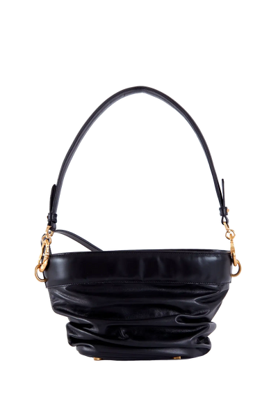 Bolsa de ombro em couro legítimo na cor preta com fechamento por zíper e alça de ombro confortável, design sofisticado e funcional ideal para o dia a dia.