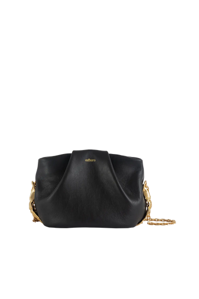 Bolsa em couro legítimo na cor preta com fechamento seguro e alça ajustável confortável, design sofisticado e funcional ideal para o dia a dia.