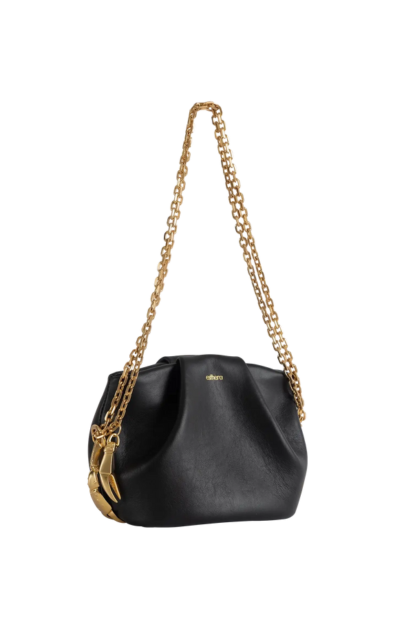 Bolsa em couro legítimo na cor preta com fechamento seguro e alça ajustável confortável, design sofisticado e funcional ideal para o dia a dia.