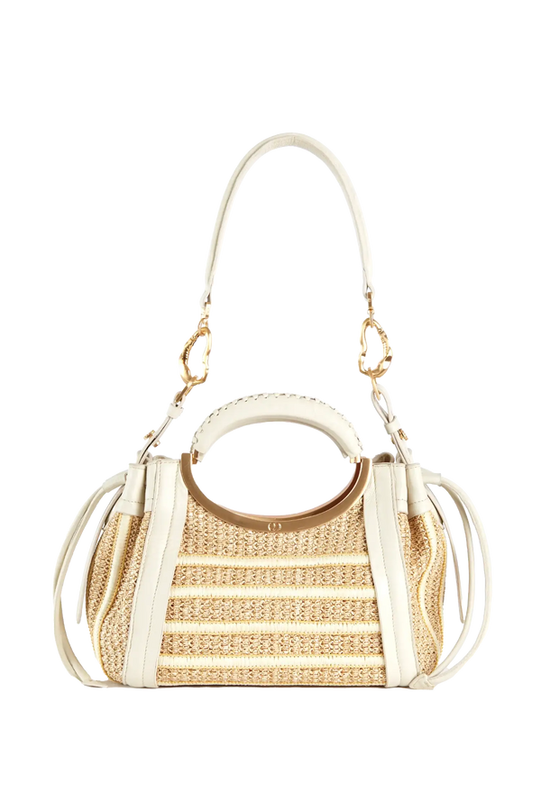 Bolsa de palha com alça circular branca e detalhes dourados, design sofisticado e funcional