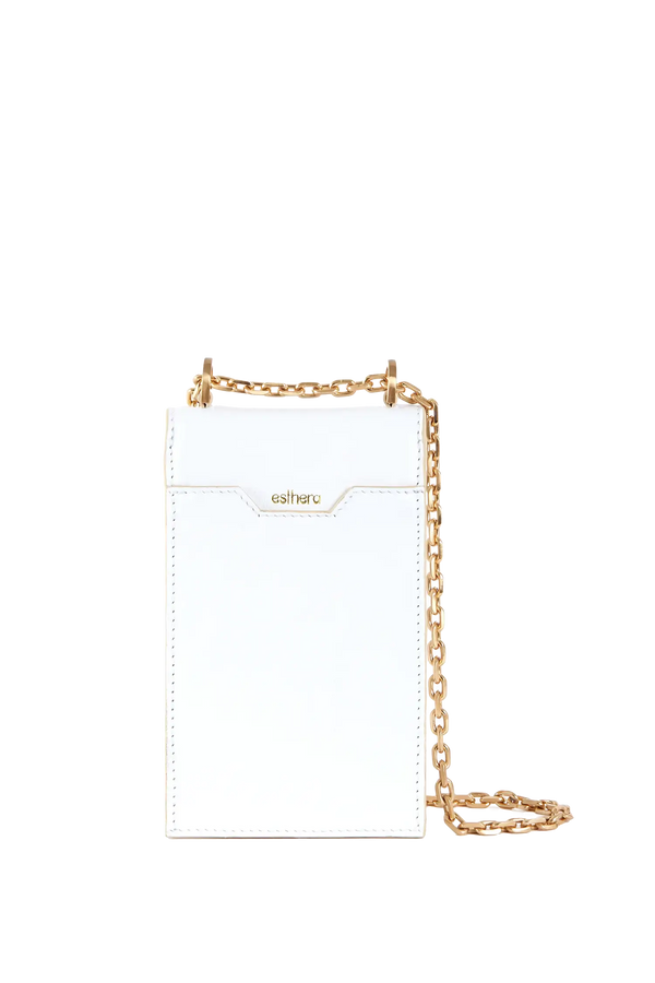 Bolsa branca com corrente dourada e logo Esthera, design minimalista e sofisticado para uso diário.