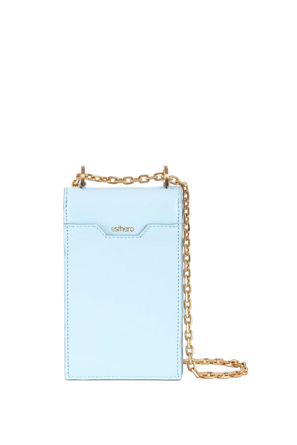 Bolsa em couro legítimo na cor com tom elegante com fechamento seguro e alça ajustável confortável, design sofisticado e funcional ideal para o dia a dia.