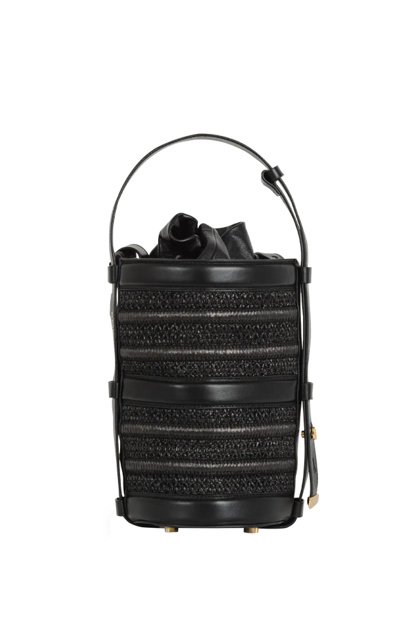 Bolsa preta de palha com alça de mão e detalhes em couro, design sofisticado e funcional