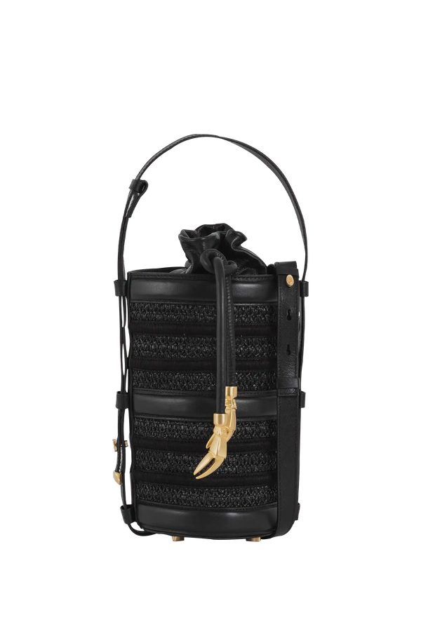 Bolsa preta com detalhes dourados e textura sofisticada, ideal para acessórios elegantes