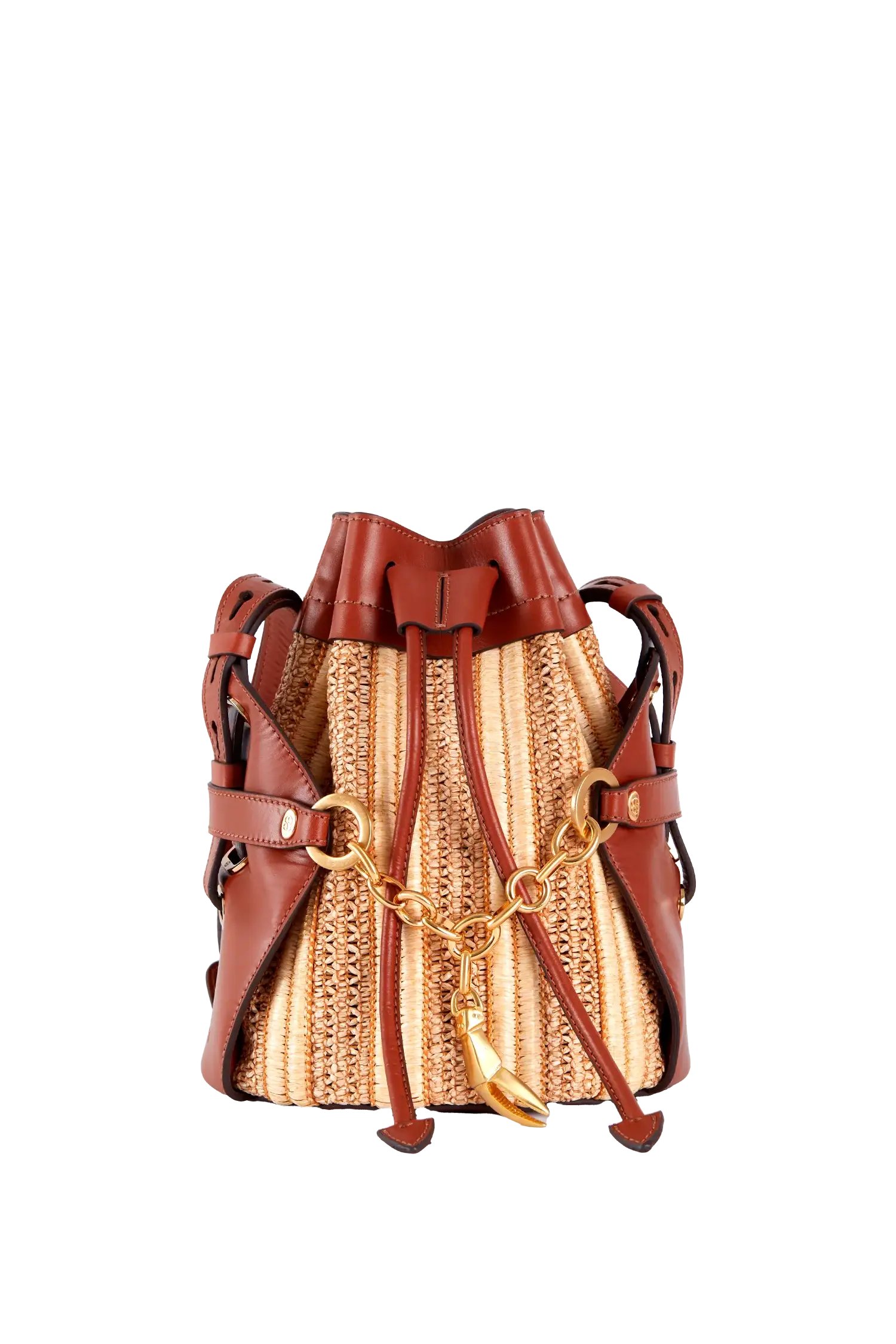 Bolsa bucket em palha e couro marrom com corrente dourada e detalhe de lagosta, design brasileiro sofisticado.