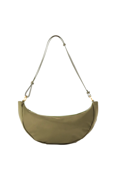 Bolsa tiracolo em couro legítimo na cor com tom elegante com fechamento seguro e alça ajustável confortável, design sofisticado e funcional ideal para o dia a dia.