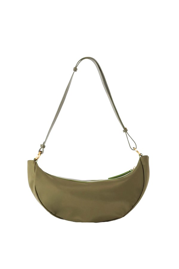 Bolsa tiracolo em couro legítimo na cor com tom elegante com fechamento seguro e alça ajustável confortável, design sofisticado e funcional ideal para o dia a dia.