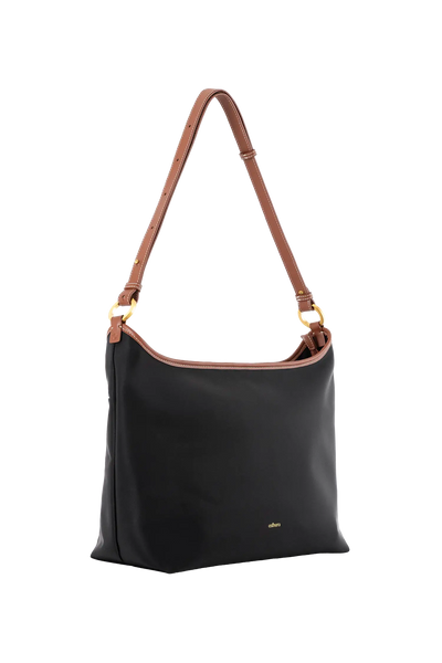 Bolsa de ombro em couro legítimo na cor preta com fechamento seguro e alça ajustável confortável, design sofisticado e funcional ideal para o dia a dia.