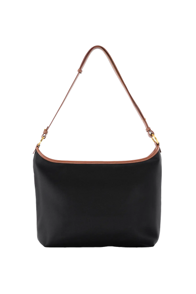 Bolsa de ombro em couro legítimo na cor preta com fechamento seguro e alça ajustável confortável, design sofisticado e funcional ideal para o dia a dia.