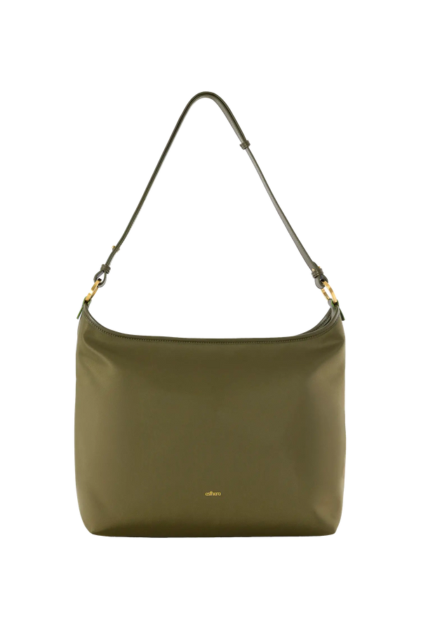 Bolsa de ombro em couro legítimo na cor com tom elegante com fechamento seguro e alça ajustável confortável, design sofisticado e funcional ideal para o dia a dia.