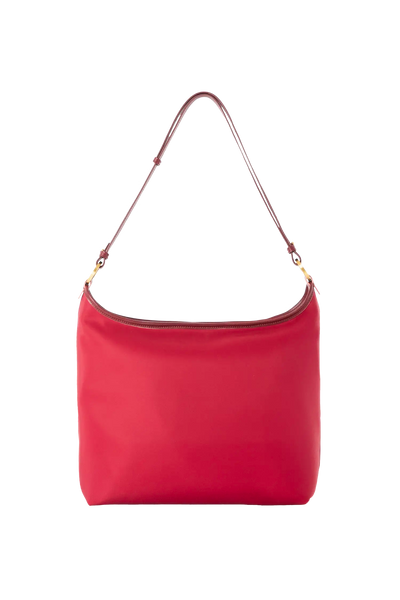 Bolsa de ombro em couro legítimo na cor vermelha merlot com fechamento seguro e alça ajustável confortável, design sofisticado e funcional ideal para o dia a dia.